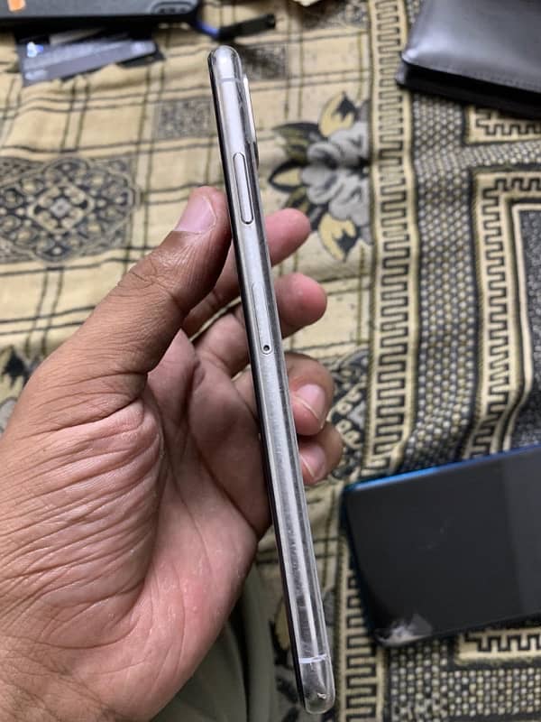 iPhone xs max 4