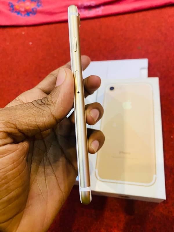 iPhone 7 256gb Pta Approved with box charge 2