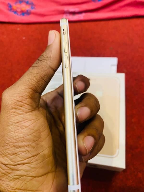 iPhone 7 256gb Pta Approved with box charge 4