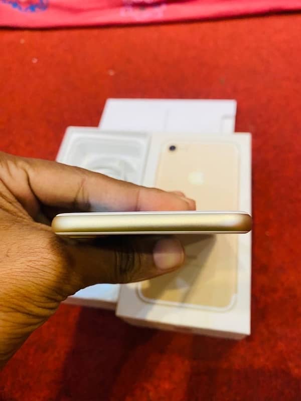 iPhone 7 256gb Pta Approved with box charge 5