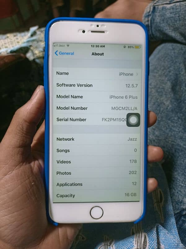 iphone 6 plus 16gb sim grichl 10 by 8 sim 3 sal se chal rahi hai 7