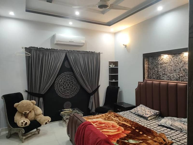 10 Marla Fully Furnished House For Rent in Bahria Town Lahore 1