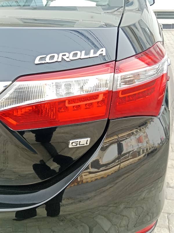 Toyota Corolla GLI 2015 16