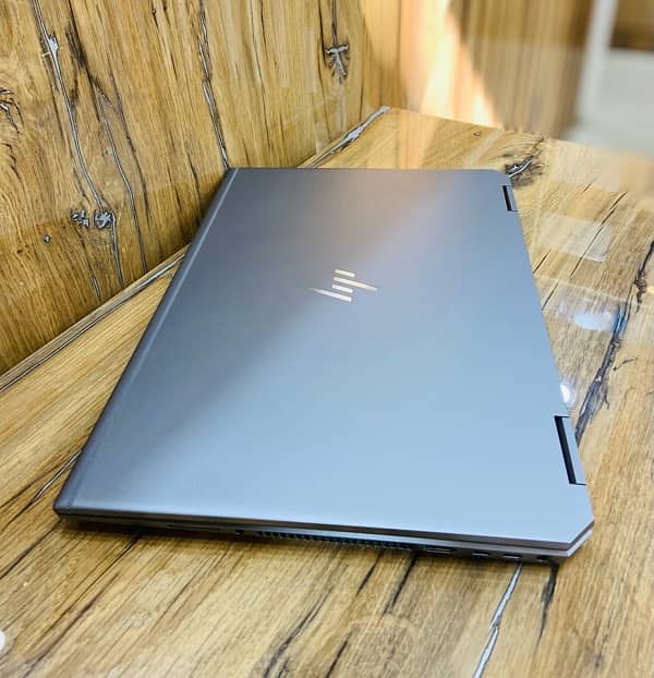 Hp ZBook Studio x360 G5 i9-9thGen 32GbRam 1TbSSD 4GbNvidia QuadroP1000 4