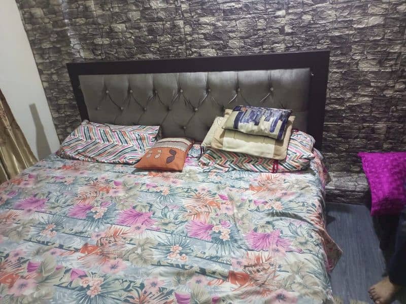 Bed and wardrobe for sell 0