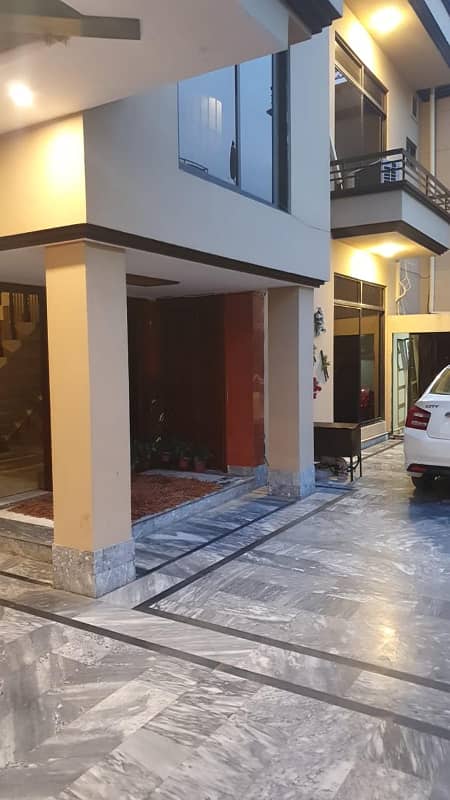 Shadman Colony People's Colony Purana Passport Road Faisalabad11 Marla Double Story House For SALE 1