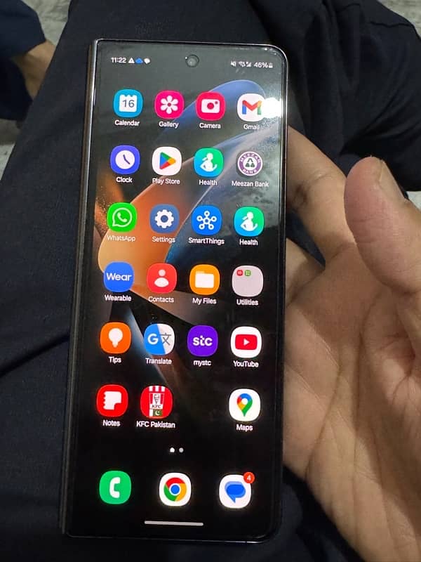 samsung fold 4 non pta (inner screen not working) 2