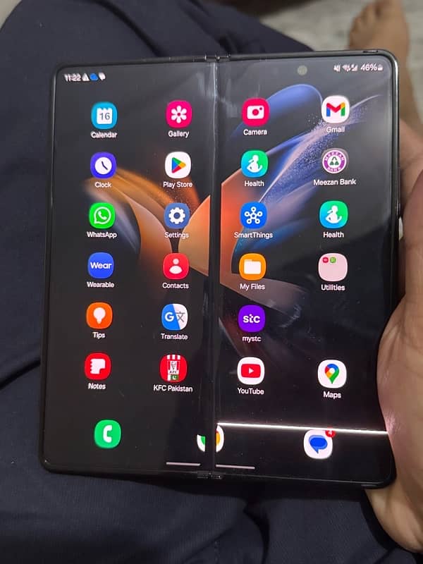 samsung fold 4 non pta (inner screen not working) 3