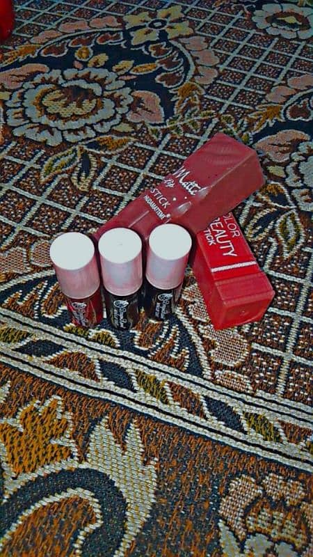 3 tint and 2 lipstick 1