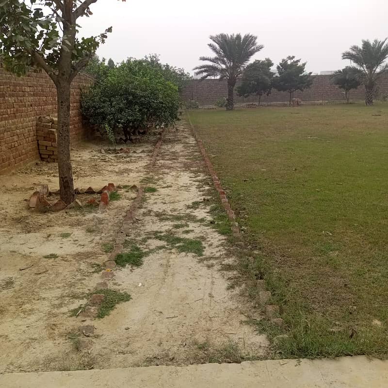 5 Kanal Farm House For Sale Near Bahria Town Lahore, and Ada plot Ring Road. 2