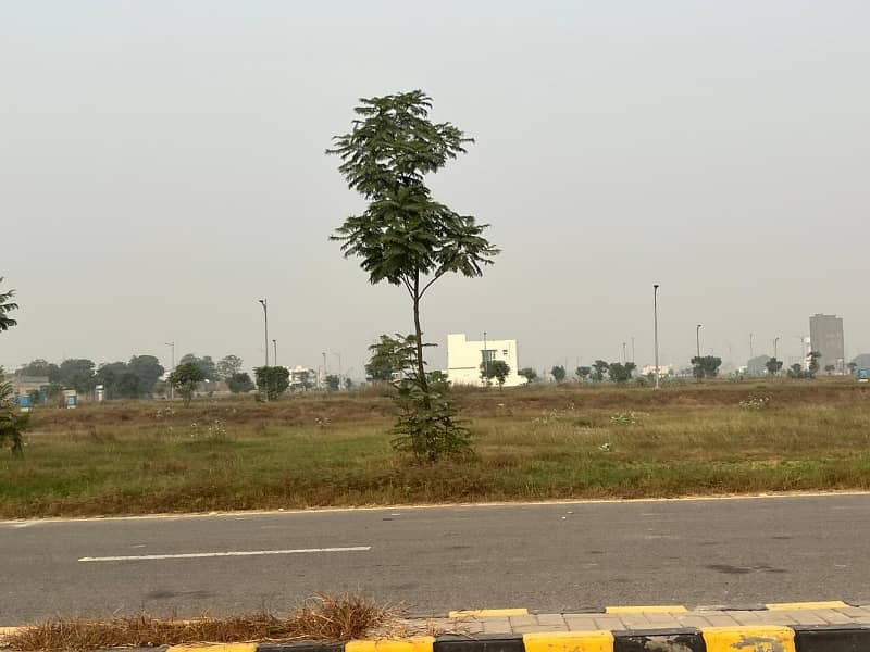 BLOCK Z5 PLOT NUMBER 332 PRICE 45 LAC MOST REASONABLE DEAL 3