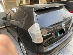 Toyota Prius Alpha 2013