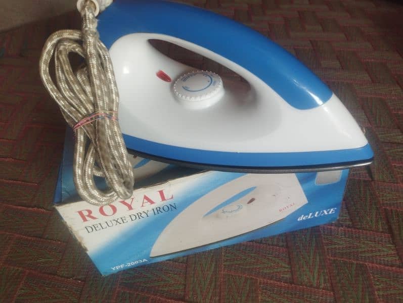 royal deluxe dry iron 1