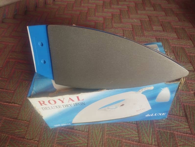 royal deluxe dry iron 2