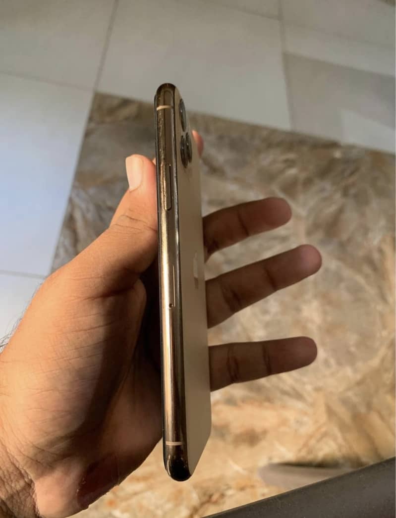 iPhone 11 pro Factory Unlock 64GB Non WaterPack Airtight 3