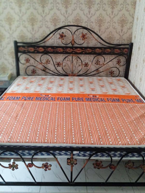 Iron Bed King Size 2