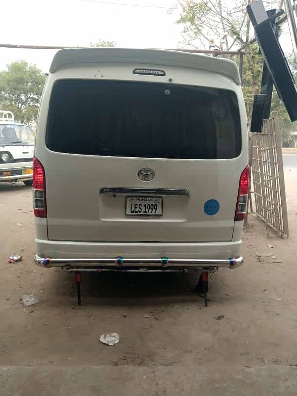 Toyota Hiace 2009 1