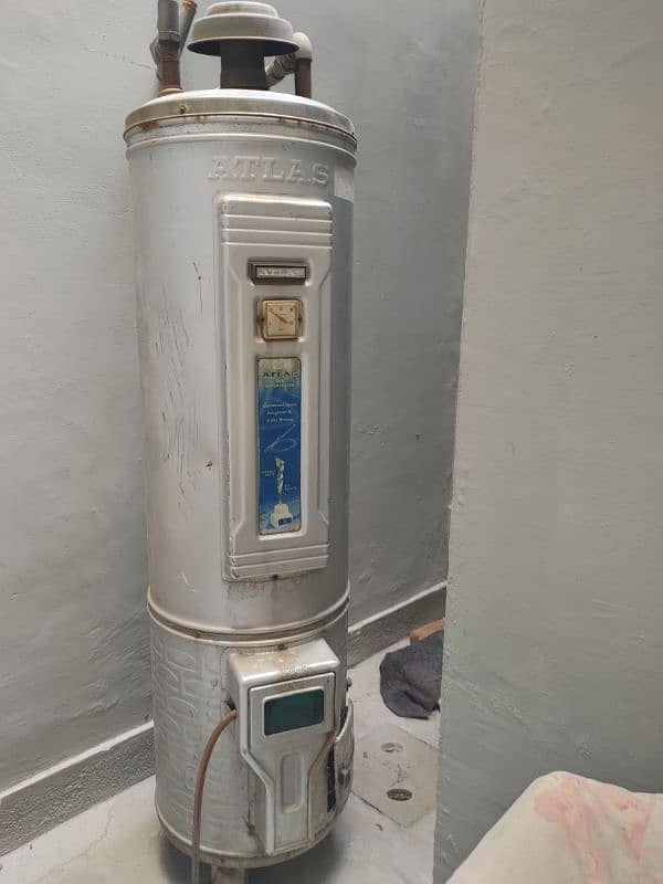 atlas gas geyser in a very good condition 1