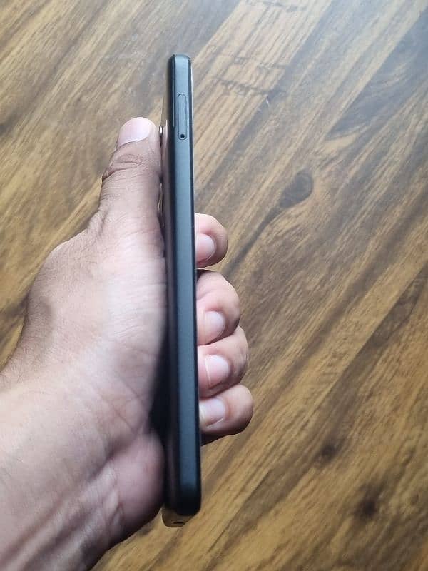 Google Pixel 2 Official PTA Original Condition 5