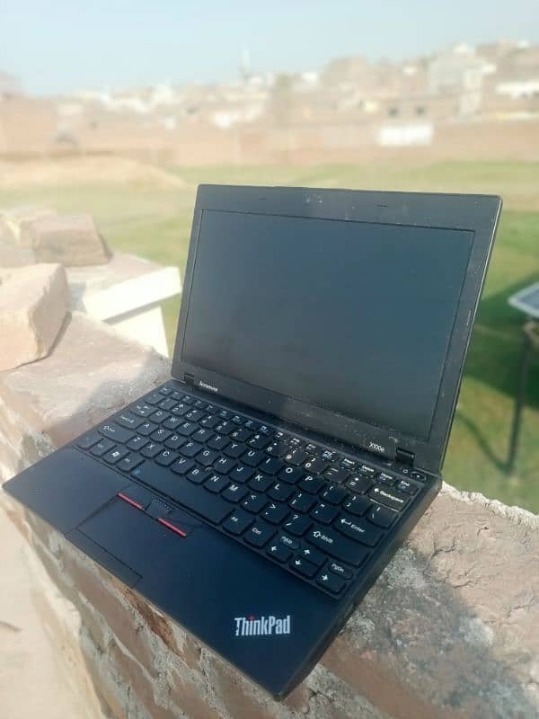 Lenovo Thinkpad x100e 1