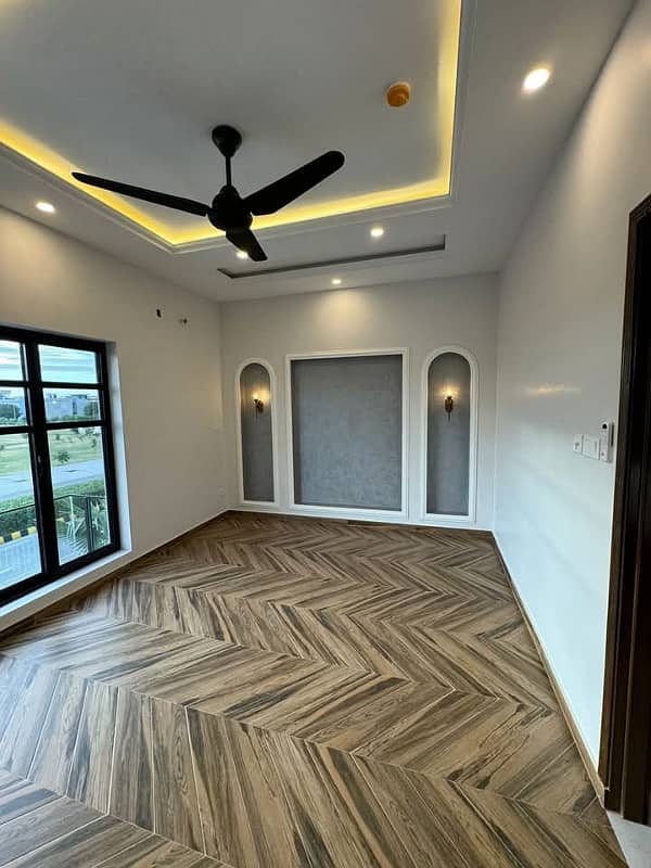 Beautiful House Very Super Hot Location Near Commercial Area & Kids Park In DHA Rahber 11 8