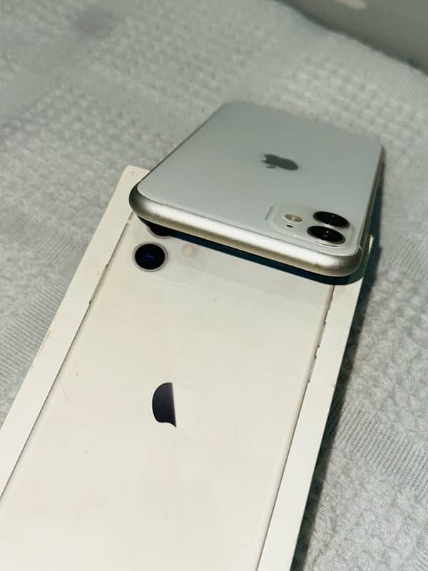 iPhone 11 2