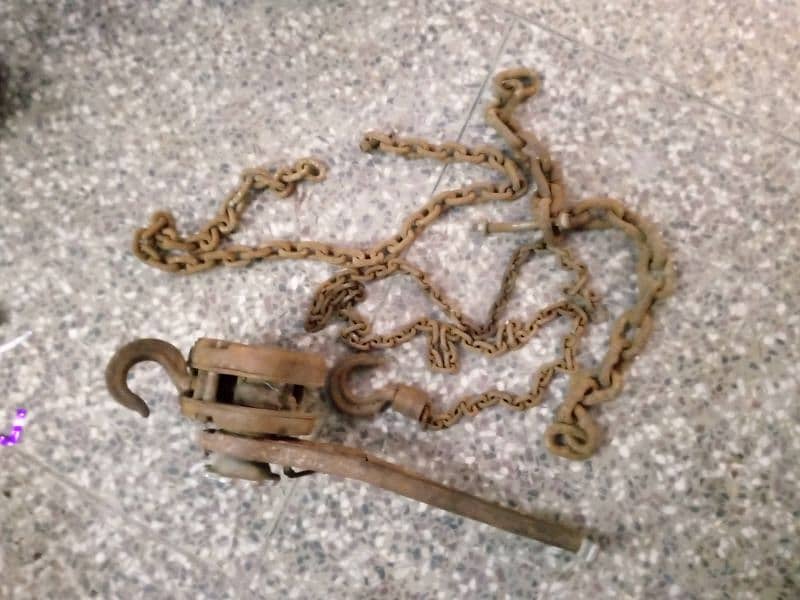 Lever Chain hoist/chain kuppi for urgently sell 1