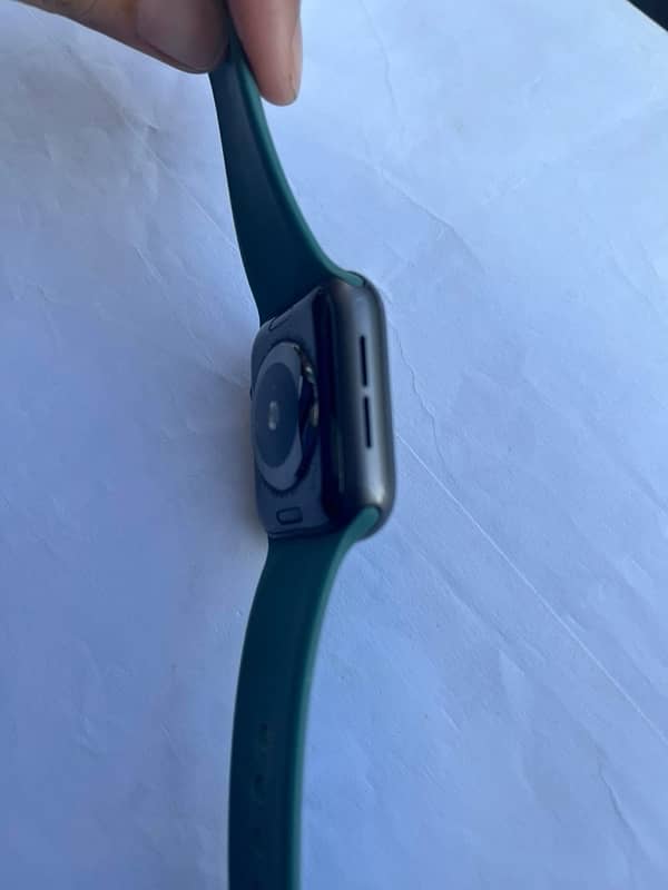 iwatch series 4 with original charger 3