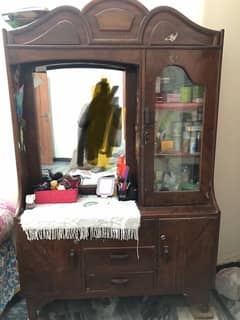 Dressing table and almari for sale in good condition in 6000 dono kaa