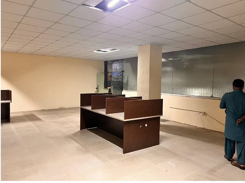 Area 1200 square Feet Brand New Corporation Office Available For Rent in Main Boulevard Road Gulberg 3 Lahore 7