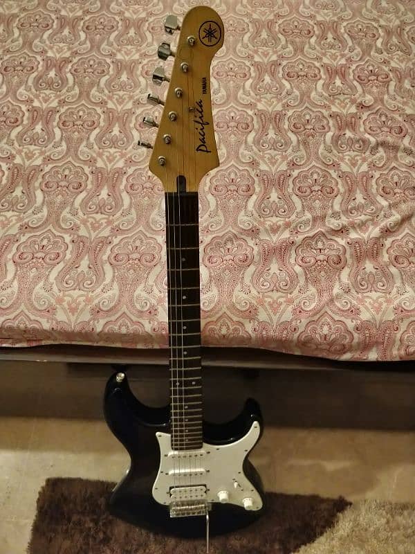 Yamaha Pacifica Electric Guitar 3