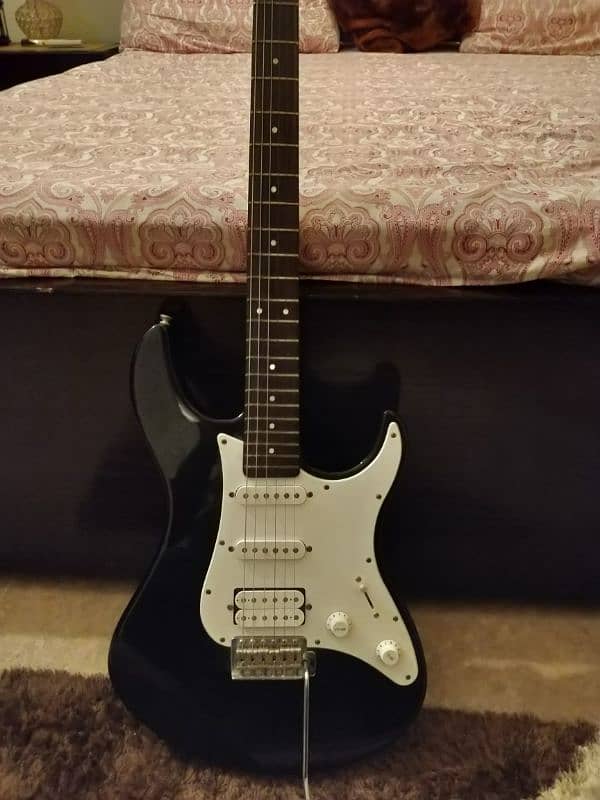 Yamaha Pacifica Electric Guitar 4