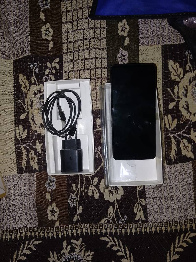 Samsung a70 for sale | Origional Phone | Panel Had Broken 3