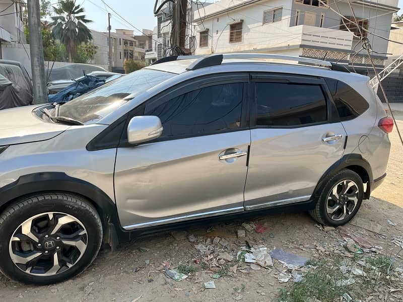 Honda BR-V IVTEC FULL OPTION 4