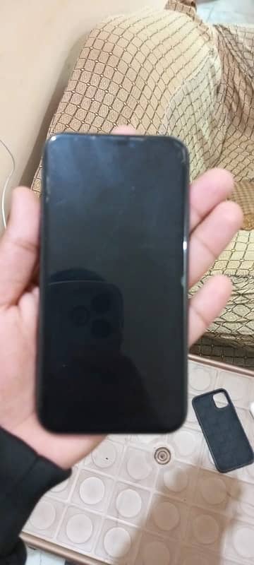 iphone 11 256gb Pta approved physical+esim 4