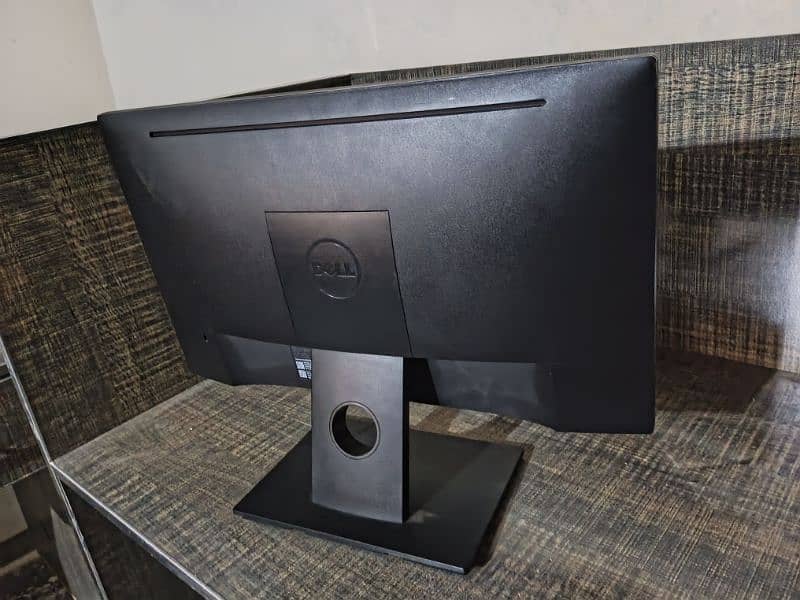 Dell 22 Inches LCD E2216 0