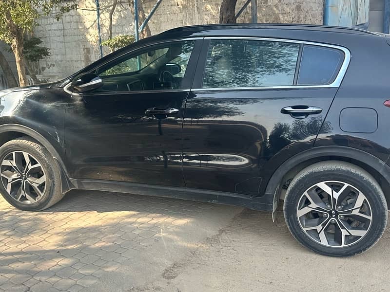 KIA Sportage 2021 FWD 2