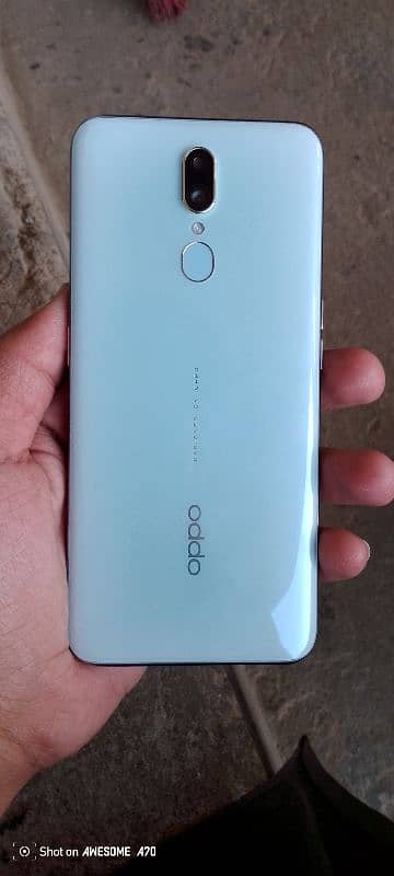 Oppof11 ,8/256 ,no box only charger and mobile 3