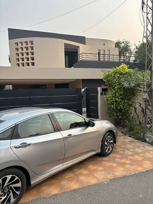 Topnotch Location 1 Kanal 5 Bedroom Full House Modern Design House For Rent In Dha Phase 4 Lahore 0