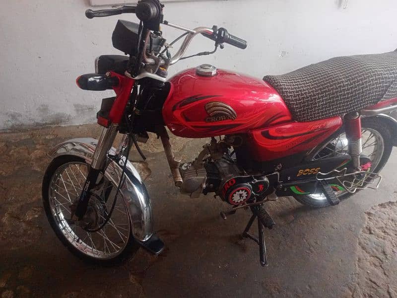 crown 70 cc all genuine new brazier new tyre all okay all Punjab numbr 4