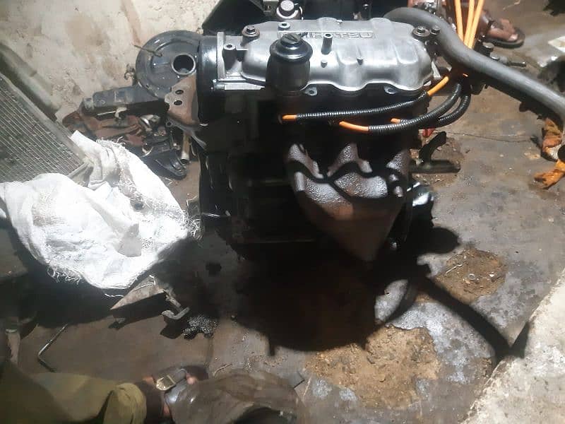 Daihatsu charade engine with gear 1