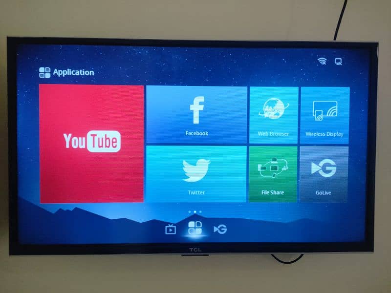 Tcl 32 inch android led tv for sale. 1