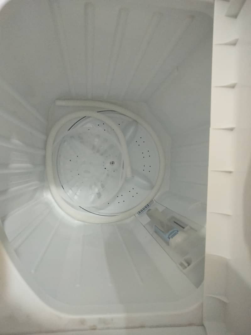 HAIER WASHING MACHINE TWIN TUB Model HWM 75-AS 5