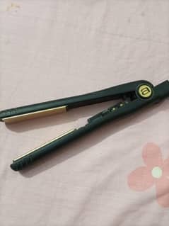 Andis Professional Hair Straightener