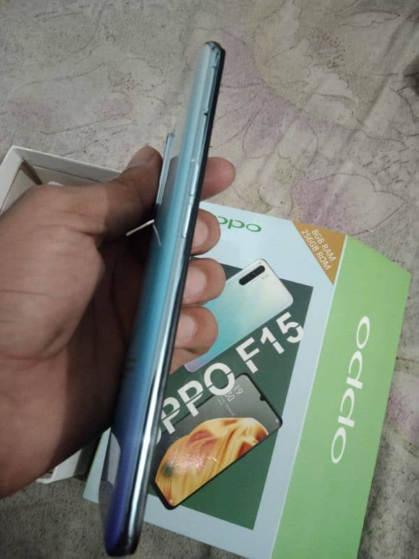 oppo f15 8/256 3