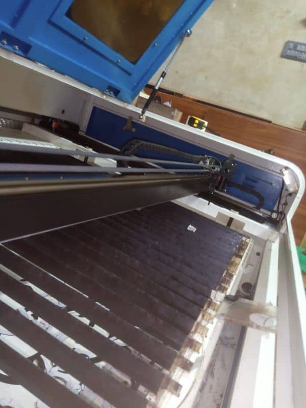 CNC Laser cutting Machine 10