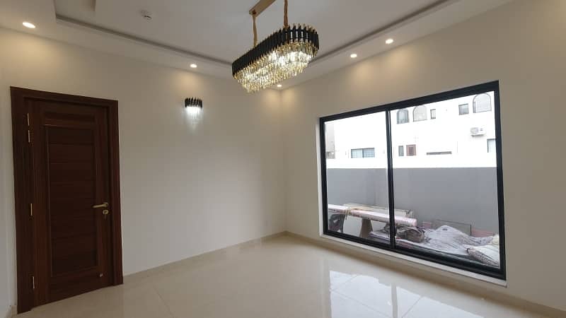 1 KANAL BRAND NEW HOUSE FOR SALE DHA PHASE 6 4