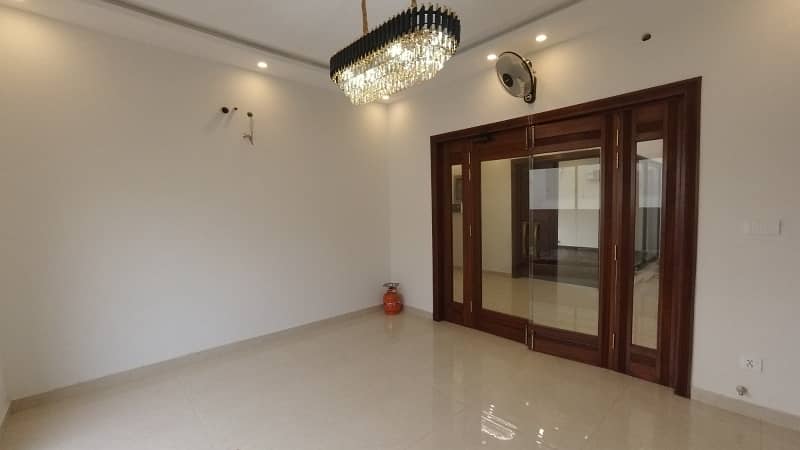 1 KANAL BRAND NEW HOUSE FOR SALE DHA PHASE 6 5