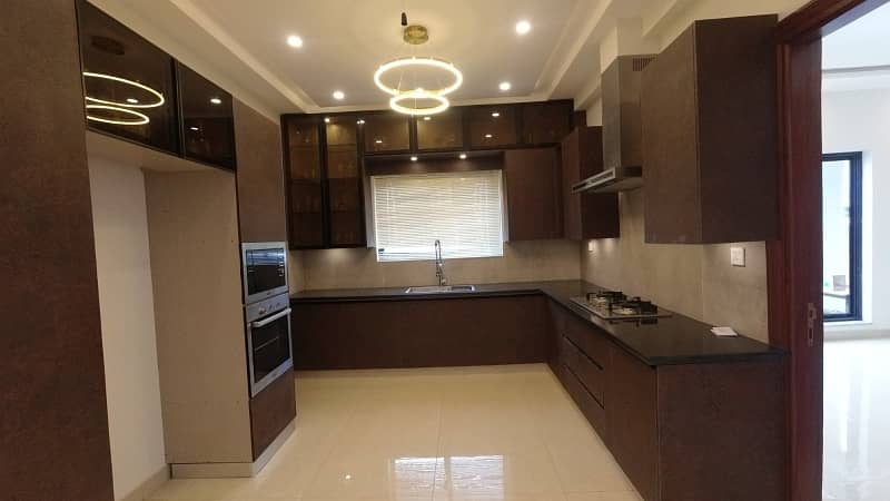 1 KANAL BRAND NEW HOUSE FOR SALE DHA PHASE 6 6