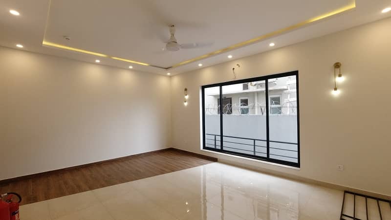 1 KANAL BRAND NEW HOUSE FOR SALE DHA PHASE 6 12